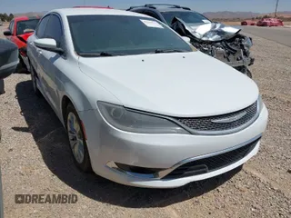 2015 Chrysler 200 C with VIN 1C3CCCCG3FN632019, listed as a IAAI auction lot 40268312 with 137,426 mi miles. Bid and sale history available at carsss.com. Image 1.