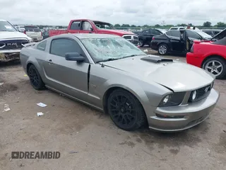 2008 Ford Mustang GT Deluxe с VIN 1ZVHT82H585143761, выставлен на аукционе IAAI как лот 42479495 с пробегом 180 308 миль миль и . История ставок и продаж доступна на DreamBid. Изображение 1.