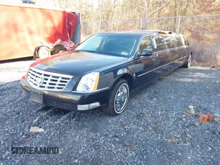 2008 Cadillac DTS Professional Limousine z VIN 1GEEK90Y78U550091, wystawiony jako IAAI lot #41215370 z przebiegiem 109 357 mil mil oraz . Historia ofert i sprzedaży dostępna na DreamBid. Obrazek 2.