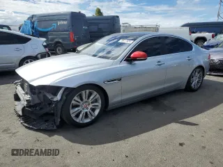 2017 Jaguar XF 35t Premium with VIN SAJBD4BV7HCY39149, listed as a Copart auction lot 70817424 with 89,567 mi miles and Salvage Title. Bid and sale history available at carsss.com. Image 1.