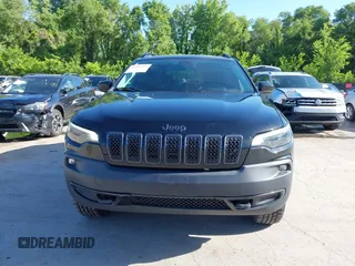 2019 Jeep Cherokee Latitude z VIN 1C4PJMCX2KD473275, wystawiony jako IAAI lot #42276497 z przebiegiem 123 117 mil mil oraz . Historia ofert i sprzedaży dostępna na DreamBid. Obrazek 13.