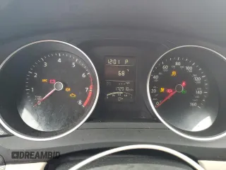 2015 Volkswagen Jetta SE z VIN 3VWD17AJ8FM321737, wystawiony jako Copart lot #54677305 z przebiegiem 172 918 mil mil oraz Czysty tytuł • Clean title. Historia ofert i sprzedaży dostępna na DreamBid. Obrazek 9.