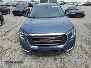 2024 GMC Terrain SLE z VIN 3GKALMEG2RL189604, wystawiony jako Copart lot #54004135 z przebiegiem 17 675 mil mil oraz Szkoda całkowita • Salvage title. Historia ofert i sprzedaży dostępna na DreamBid. Obrazek 5.