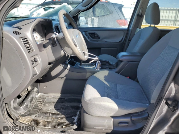 2006 Ford Escape XLT with VIN 1FMCU031X6KA42187, listed as a Copart auction lot 45394755 with 102,193 mi miles and Salvage Title. Bid and sale history available at carsss.com. Image 7.