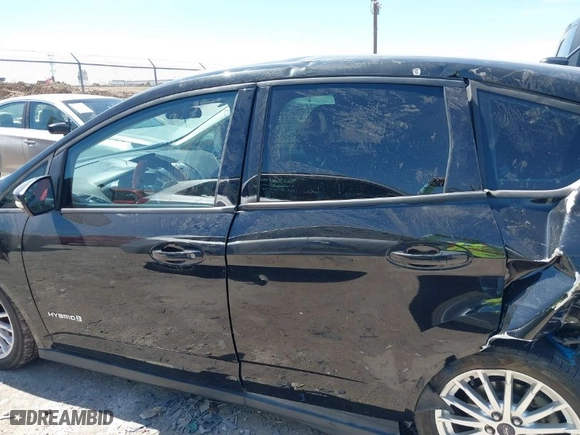 2013 Ford C-Max Hybrid SE with VIN 1FADP5AU3DL519923, listed as a IAAI auction lot 41865952 with 211,115 mi miles. Bid and sale history available at carsss.com. Image 14.