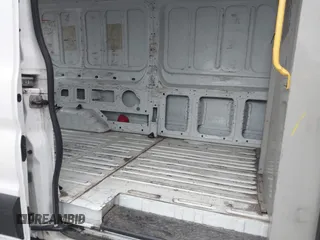 2018 Ford Transit z VIN 1FTYR2CM1JKA72172, wystawiony jako IAAI lot #41864907 z przebiegiem Nie podano mil oraz . Historia ofert i sprzedaży dostępna na DreamBid. Obrazek 8.