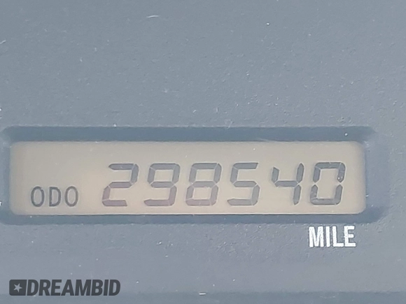 2001 Toyota Avalon XL z VIN 4T1BF28B31U185174, wystawiony jako IAAI lot #42338204 z przebiegiem 298 540 mil mil oraz . Historia ofert i sprzedaży dostępna na DreamBid. Obrazek 15.