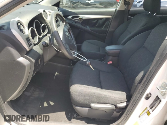 2010 Toyota Matrix z VIN 2T1KU4EE8AC301065, wystawiony jako Copart lot #57299545 z przebiegiem 100 311 mil mil oraz Szkoda całkowita • Salvage title. Historia ofert i sprzedaży dostępna na DreamBid. Obrazek 7.