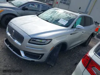 2019 Lincoln Nautilus Reserve with VIN 2LMPJ8LP6KBL15003, listed as a IAAI auction lot 41387415 with 63,618 mi miles. Bid and sale history available at carsss.com. Image 17.