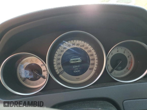 2015 Mercedes-Benz C 250 with VIN WDDGJ4HB4FG366249, listed as a Copart auction lot 59894625 with 92,439 mi miles and Clean title. Bid and sale history available at DreamBid. Image 9.