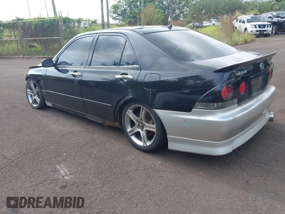 2001 Lexus IS 300/350 z VIN JTHBD182010001514, wystawiony jako IAAI lot #42122096 z przebiegiem 138 025 mil mil oraz . Historia ofert i sprzedaży dostępna na DreamBid. Obrazek 3.