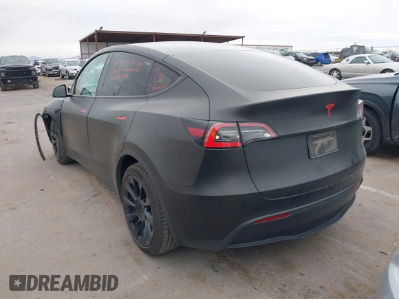 2021 Tesla Model Y Long Range with VIN 5YJYGDEE5MF111774, listed as a IAAI auction lot 41525622 with 39,960 mi miles. Bid and sale history available at carsss.com. Image 3.