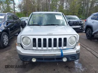 2011 Jeep Patriot Sport with VIN 1J4NF1GBXBD118483, listed as a IAAI auction lot 42039168 with 174,048 mi miles. Bid and sale history available at carsss.com. Image 12.