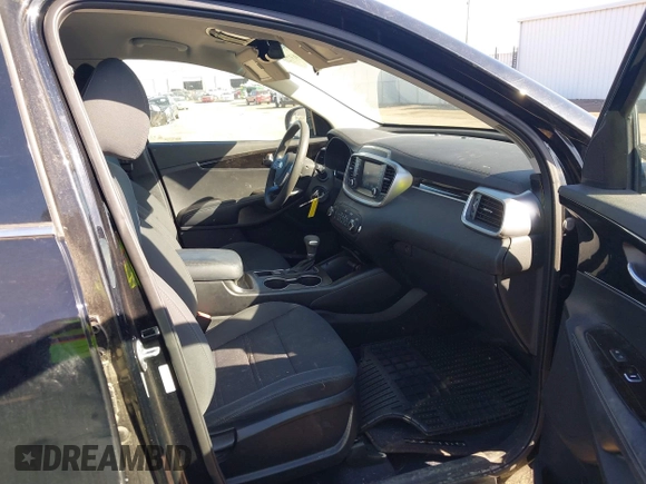 2020 Kia Sorento L with VIN 5XYPG4A30LG698215, listed as a IAAI auction lot 41637217 with 37,320 mi miles. Bid and sale history available at carsss.com. Image 5.