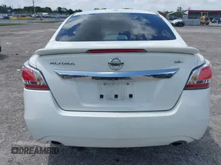 2015 Nissan Altima S with VIN 1N4AL3APXFN863236, listed as a IAAI auction lot 41950365 with 174,492 mi miles and . Bid and sale history available at DreamBid. Image 16.