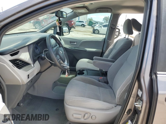2018 Toyota Sienna LE Auto Access Seat with VIN 5TDKZ3DC3JS958245, listed as a Copart auction lot 53751565 with 91,101 mi miles and Salvage Title. Bid and sale history available at carsss.com. Image 7.