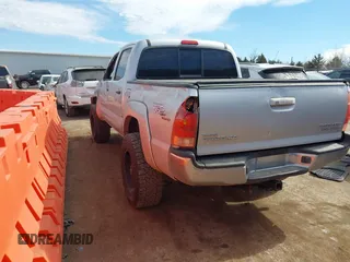 2006 Toyota Tacoma PreRunner z VIN 5TEJU62N56Z317981, wystawiony jako IAAI lot #41647457 z przebiegiem 254 512 mil mil oraz . Historia ofert i sprzedaży dostępna na DreamBid. Obrazek 3.