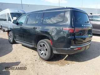 2024 Jeep Wagoneer Series II z VIN 1C4SJUBPXRS126049, wystawiony jako IAAI lot #42472860 z przebiegiem 56 756 mil mil oraz . Historia ofert i sprzedaży dostępna na DreamBid. Obrazek 3.