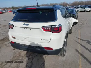 2020 Jeep Compass Limited with VIN 3C4NJCCB2LT247237, listed as a IAAI auction lot 41832949 with 58,625 mi miles. Bid and sale history available at carsss.com. Image 4.