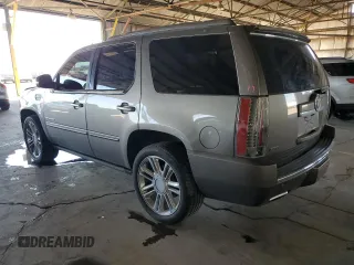 2012 Cadillac Escalade Premium z VIN 1GYS4CEF9CR225037, wystawiony jako Copart lot #50270415 z przebiegiem 172 483 mil mil oraz Szkody całkowita. Historia ofert i sprzedaży dostępna na DreamBid. Obrazek 2.