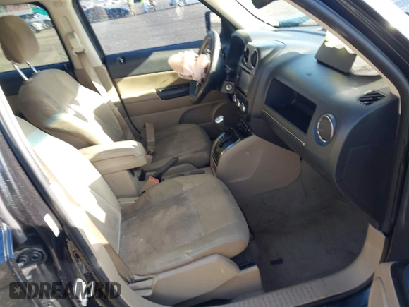 2011 Jeep Patriot Sport z VIN 1J4NT1GA6BD203899, wystawiony jako IAAI lot #41978150 z przebiegiem Nie podano mil oraz . Historia ofert i sprzedaży dostępna na DreamBid. Obrazek 5.