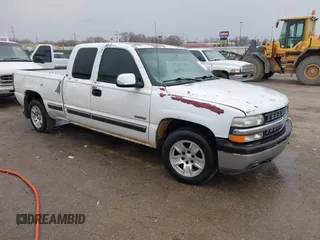 2000 Chevrolet Silverado 1500 LS with VIN 2GCEC19T4Y1407058, listed as a IAAI auction lot 41699820 with 309,057 mi miles. Bid and sale history available at carsss.com. Image 1.