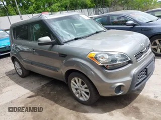 2013 Kia Soul + z VIN KNDJT2A64D7530222, wystawiony jako IAAI lot #42295067 z przebiegiem 112 953 mil mil oraz . Historia ofert i sprzedaży dostępna na DreamBid. Obrazek 1.