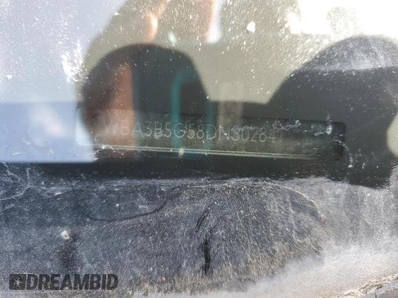 2013 BMW 3 Series 328i xDrive z VIN WBA3B5G58DNS02841, wystawiony jako Copart lot #59807655 z przebiegiem Nie podano mil oraz Szkoda całkowita • Salvage title. Historia ofert i sprzedaży dostępna na DreamBid. Obrazek 13.