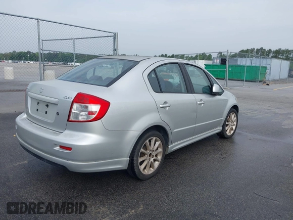 2008 Suzuki SX4 Convenience Pkg with VIN JS2YC415X85101496, listed as a IAAI auction lot 41989802 with 265,101 mi miles. Bid and sale history available at carsss.com. Image 4.