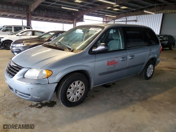 2006 Chrysler Town & Country SWB with VIN 1A4GP45R76B658138, listed as a Copart auction lot 81185654 with 83,531 mi miles and Clean Title. Bid and sale history available at carsss.com. Image 1.