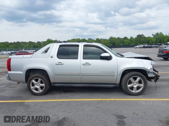 2013 Chevrolet Avalanche LT with VIN 3GNMCFE08DG289092, listed as a IAAI auction lot 42090240 with 143,588 mi miles and . Bid and sale history available at DreamBid. Image 13.