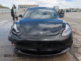 2023 Tesla Model 3 Performance z VIN 5YJ3E1ECXPF628019, wystawiony jako Copart lot #53554215 z przebiegiem 22 557 mil mil oraz Szkoda całkowita • Salvage title. Historia ofert i sprzedaży dostępna na DreamBid. Obrazek 5.