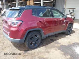 2021 Jeep Compass Latitude z VIN 3C4NJCBB0MT510361, wystawiony jako IAAI lot #42283289 z przebiegiem 37 468 mil mil oraz . Historia ofert i sprzedaży dostępna na DreamBid. Obrazek 4.