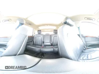 2015 Audi Q7 Premium Plus z VIN WA1LGAFE3FD021986, wystawiony jako IAAI lot #42129938 z przebiegiem 58 501 mil mil oraz . Historia ofert i sprzedaży dostępna na DreamBid. Obrazek 19.