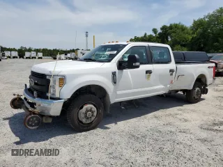 2018 Ford F-350 Platinum z VIN 1FT7W3B65JEC21002, wystawiony jako Copart lot #57288995 z przebiegiem 157 662 mil mil oraz Szkoda całkowita • Salvage title. Historia ofert i sprzedaży dostępna na DreamBid. Obrazek 1.