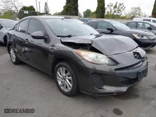 2013 Mazda Mazda3 i Grand Touring with VIN JM1BL1WP9D1758445, listed as a IAAI auction lot 41847918 with 140,833 mi miles. Bid and sale history available at carsss.com. Image 1.