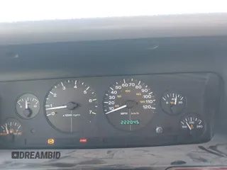 1998 Jeep Grand Cherokee Limited z VIN 1J4GZ78Y3WC105625, wystawiony jako IAAI lot #41742805 z przebiegiem 222 045 mil mil oraz . Historia ofert i sprzedaży dostępna na DreamBid. Obrazek 7.