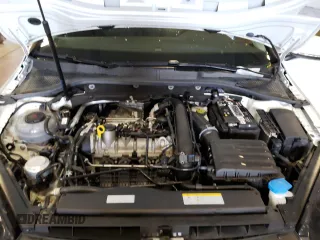 2020 Volkswagen Golf TSI z VIN 3VWW57AU5LM016991, wystawiony jako Copart lot #69131344 z przebiegiem 15 627 mil mil oraz Nie do naprawy • Non repairable. Historia ofert i sprzedaży dostępna na DreamBid. Obrazek 12.