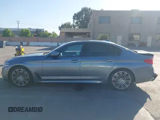2017 BMW 5 Series 540i z VIN WBAJE5C34HG914566, wystawiony jako IAAI lot #42386472 z przebiegiem 83 898 mil mil oraz . Historia ofert i sprzedaży dostępna na DreamBid. Obrazek 14.