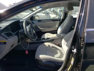 2016 Hyundai Sonata Hybrid SE with VIN KMHE24L11GA031365, listed as a Copart auction lot 70527263 with 104,348 mi miles. Bid and sale history available at carsss.com. Image 7.