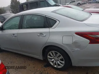 2018 Nissan Altima SL z VIN 1N4AL3AP0JC159938, wystawiony jako IAAI lot #42009536 z przebiegiem 116 374 mil mil oraz . Historia ofert i sprzedaży dostępna na DreamBid. Obrazek 14.