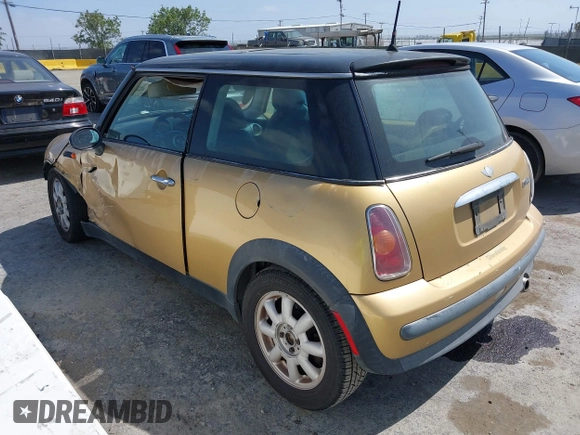 2004 MINI Hardtop with VIN WMWRC33434TJ53276, listed as a IAAI auction lot 42221744 with 195,400 mi miles and . Bid and sale history available at DreamBid. Image 3.