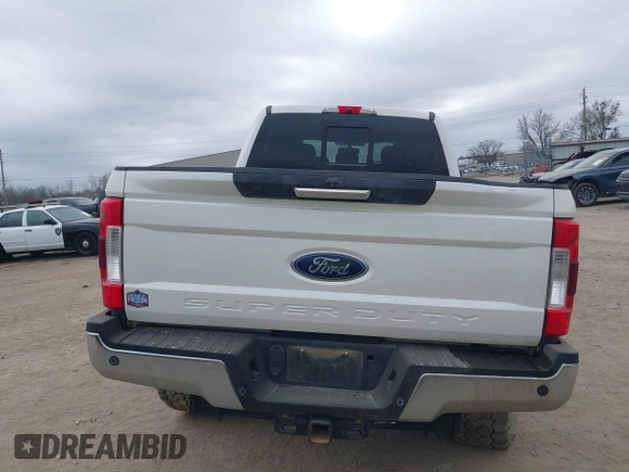 2018 Ford Super Duty F-250 SRW XL with VIN 1FT7W2BT0JEB65096, listed as a IAAI auction lot 41685411 with 124,359 mi miles. Bid and sale history available at carsss.com. Image 16.