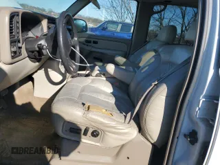 2002 Chevrolet Suburban LT with VIN 1GNFK16Z22J140703, listed as a Copart auction lot 41691065 with 234,596 mi miles and Salvage Title. Bid and sale history available at carsss.com. Image 7.