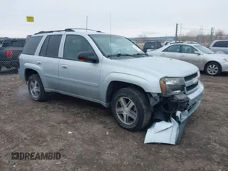 2007 Chevrolet TrailBlazer LS with VIN 1GNDT13S072184082, listed as a IAAI auction lot 41739249 with 174,108 mi miles. Bid and sale history available at carsss.com. Image 1.