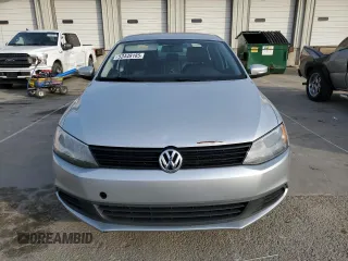 2013 Volkswagen Jetta SE с VIN 3VWDP7AJ1DM251929, выставлен на аукционе Copart как лот 53448185 с пробегом 272 882 миль миль и Списание • Salvage title. История ставок и продаж доступна на DreamBid. Изображение 5.