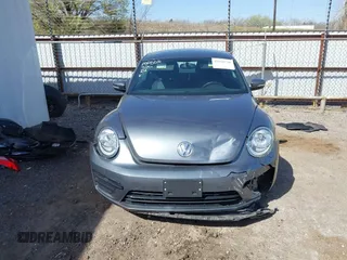 2019 Volkswagen Beetle S с VIN 3VWFD7AT3KM707221, выставлен на аукционе IAAI как лот 41860730 с пробегом 35 885 миль миль и . История ставок и продаж доступна на DreamBid. Изображение 12.
