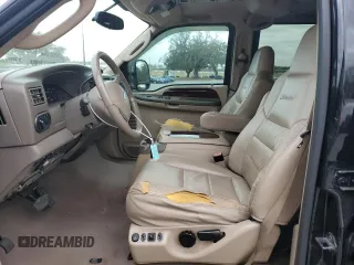 2003 Ford Excursion Limited z VIN 1FMNU42P13EC24120, wystawiony jako Copart lot #48163895 z przebiegiem 357 362 mil mil oraz Czysty tytuł • Clean title. Historia ofert i sprzedaży dostępna na DreamBid. Obrazek 7.