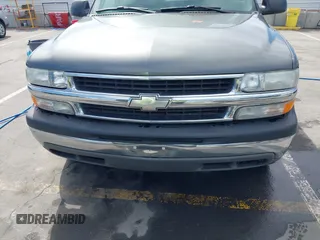 2002 Chevrolet Suburban LT with VIN 3GNEC16T52G208952, listed as a IAAI auction lot 41857120 with 1 mi miles. Bid and sale history available at carsss.com. Image 11.