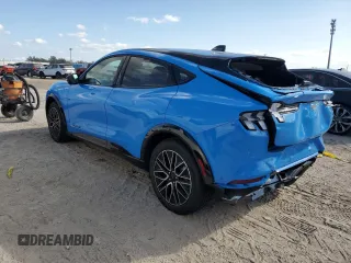 2024 Ford Mustang Mach-E Premium z VIN 3FMTK3R72RMA32365, wystawiony jako Copart lot #44407065 z przebiegiem 3 940 mil mil oraz Szkoda całkowita • Salvage title. Historia ofert i sprzedaży dostępna na DreamBid. Obrazek 2.